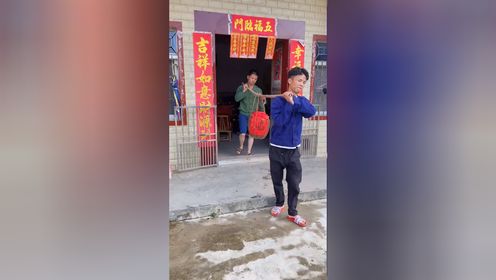 阿均日常生活_干啥啥不行,挨揍第一名_电视剧_高清完整版视频在线观看_腾讯视频