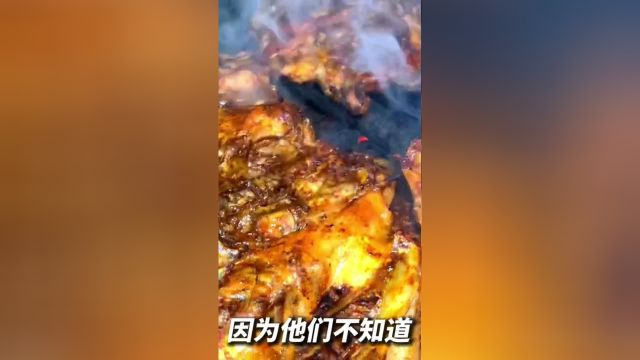 和沈阳鸡架比你们更爱吃哪种?跟脸一样大的抚顺灵魂醋喷焦子鸡架9元一个,你感觉贵吗?一天能做100个##挑战吃遍全国各市特色小吃#搜索流量来了#抚...