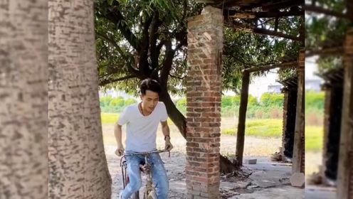 四公子老头:不靠长相靠才艺的男人,广西搞笑网红代表人物
