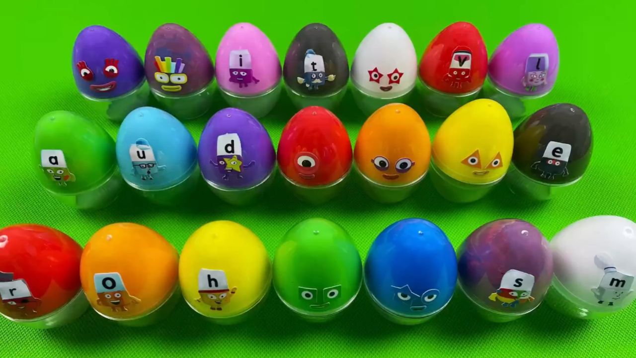 看起来带有恐龙蛋着色的粘土,令人满意的粘土视频