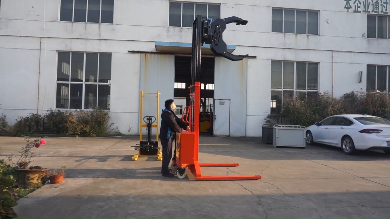 惠泽电动夹抱车非标定做,发明专利,成功案例多