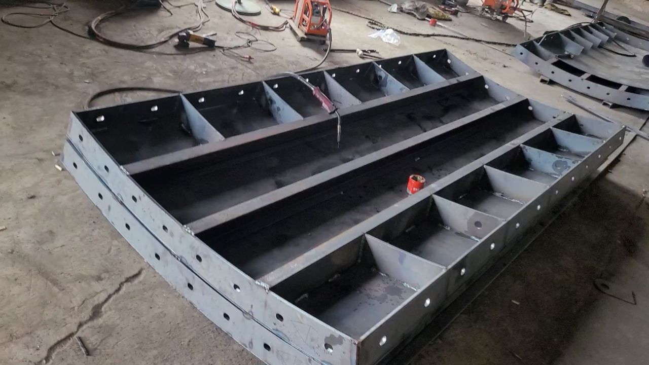 整体式仰拱弧形钢模板02丽辰栈桥配套用隧道钢模板