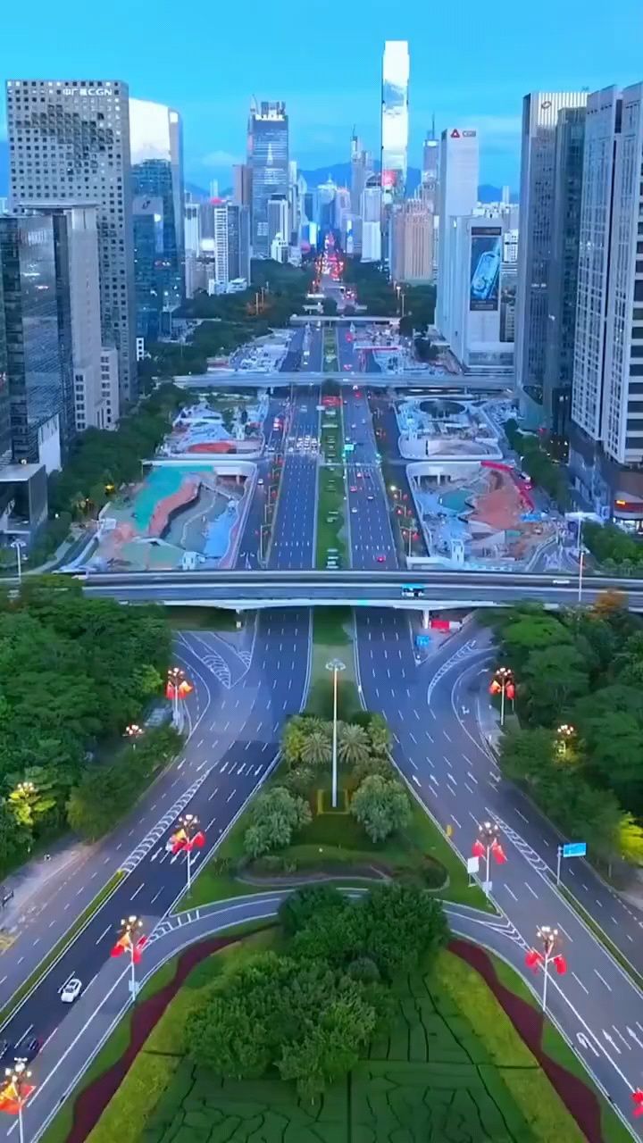 实拍深圳深南大道市中心繁华地段,看看一线城市到底怎么样?