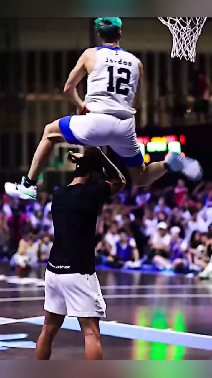 白乔丹的扣篮就是天花板