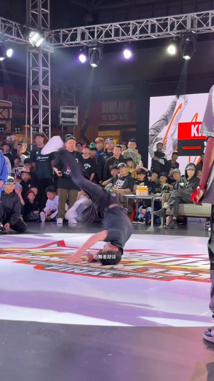 江苏最强街舞少年吴诗豪,舞技超群,决赛这一轮跳的太好了!