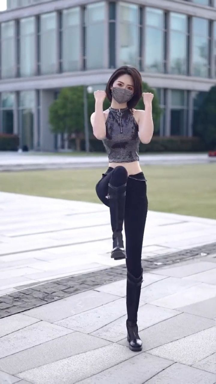 问题来了老爸老妈和老婆哪个和你关系最好?野摩托舞蹈户外舞蹈