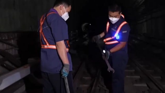 从2000多名检修工中脱颖而出的背后,是朱建异于常人的学习和努力