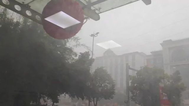 就在刚刚!连城下冰雹、狂风暴雨......