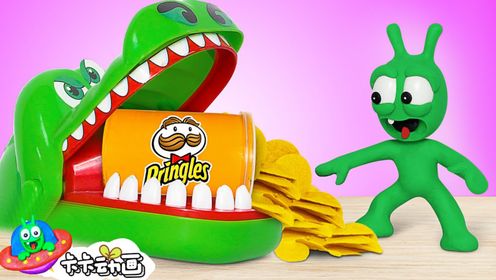 卡卡趣玩动画：大大和卡卡玩鳄鱼嘴游戏，他们谁能获胜吃到美味的零食呢？
