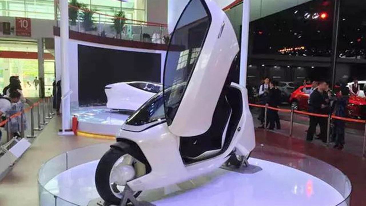 国产"不倒翁"两轮车,百公里5度电,轻便小巧不怕堵车