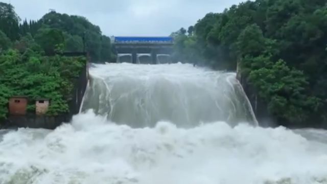 受持续强降雨影响,江西13座大中型水库超汛限