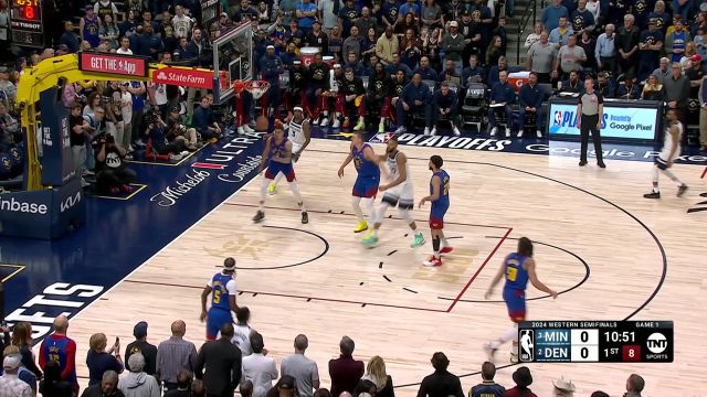 开局手感火热！爱德华兹三分迎射防守先拔头筹