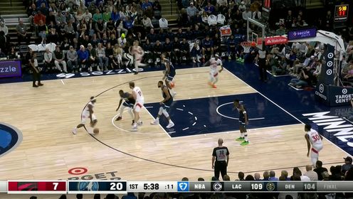 《NBA全场集锦》展示纵跳能力！麦克丹尼尔斯纵身一跳送布切尔无情迎面大帽