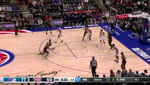 《NBA全场集锦》流畅的团队配合！艾维突破分球妙传奥萨尔-汤普森扣篮吃饼