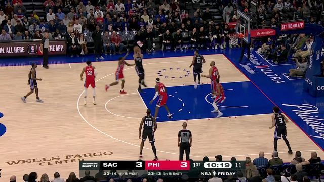 扛起进攻大旗 基根穆雷里突外投一口气连得五分