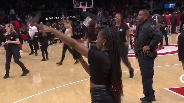 篮网vs老鹰第4节英文原声回放