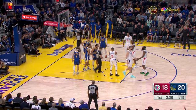 需要冷静一下呀！ 库里被吹防守犯规表达不满结果吃T