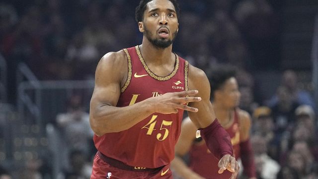 米切尔vs76人集锦 空砍全场最高36分遗憾错失绝平上篮
