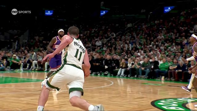 天下武功唯快不破！布朗反击快下一马当先 接传球空中作业轻松命中