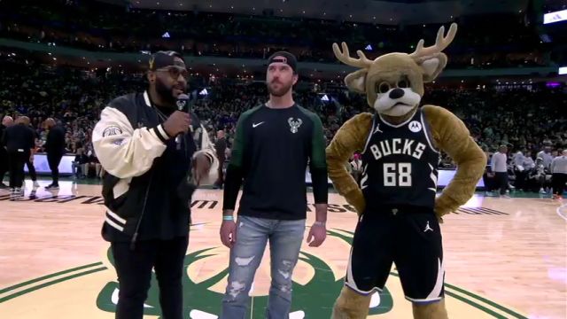 NBA常规赛：湖人vs雄鹿第2节英文原声回放