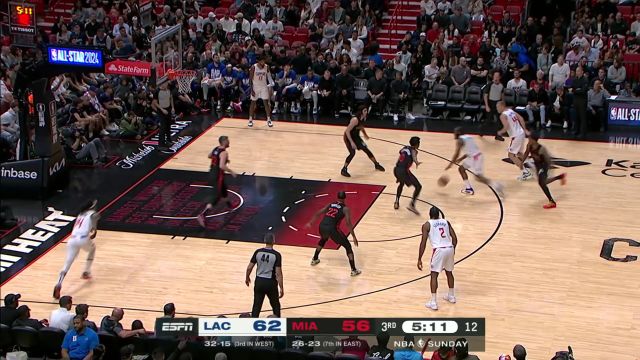 哈登妙传仙人指路 曼恩心领神会上演空接暴扣