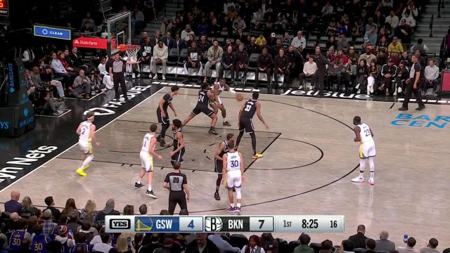 剃头之后状态更佳 库明加连续出手连得4分