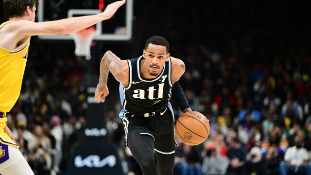 湖人122-138老鹰 特雷杨26+13穆雷24分送湖人背靠背两连败