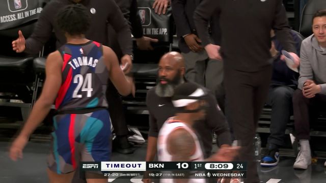 把防守端放弃的彻彻底底 托马斯直塞篮下克拉克斯顿轻松一扣