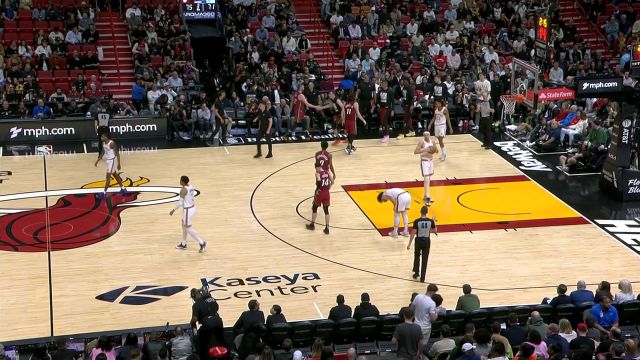 一定要注意动作！罗齐尔在防守韦斯利不慎被打导致吐血