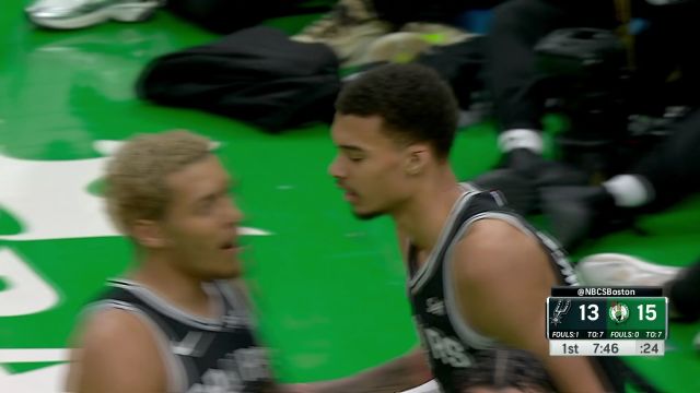 太有天赋的烦恼！文班亚马收板不慎手滑 意外出界喜提五大囧