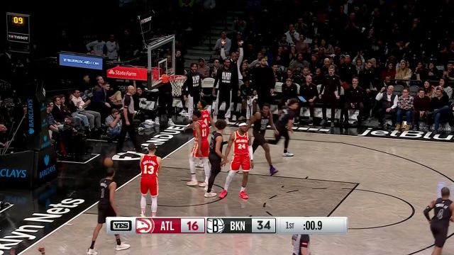 如入无人之境！约翰逊人缝闪转腾挪双手暴扣碾压禁区