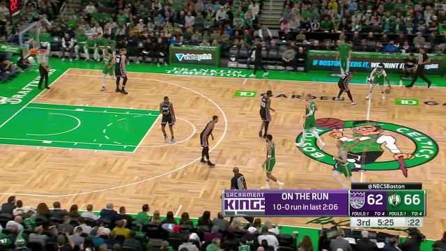 宛如天神下凡！ 塔图姆接球直杀篮下单手炸裂暴扣