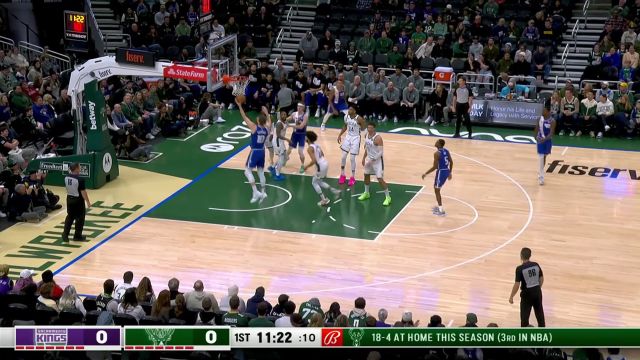 打你个出其不意！福克斯假投真传戏耍防守助攻萨博尼斯勾手上篮