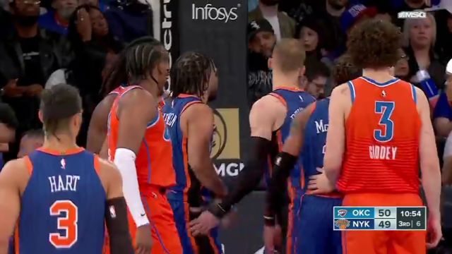 NBA常规赛：雷霆vs尼克斯第3节英文原声回放