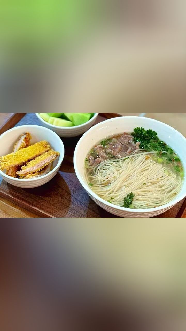 初中生早餐:清汤牛肉面开饭了!