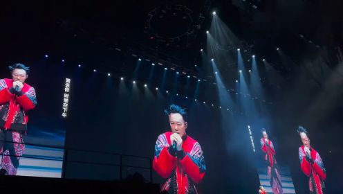 22分钟！陈奕迅武汉演唱会安可环节唱了7首歌，真的太爱武汉的粉丝啦