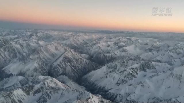 新春走基层|探访在建世界最长高速公路隧道之:走近天山“凿山人”