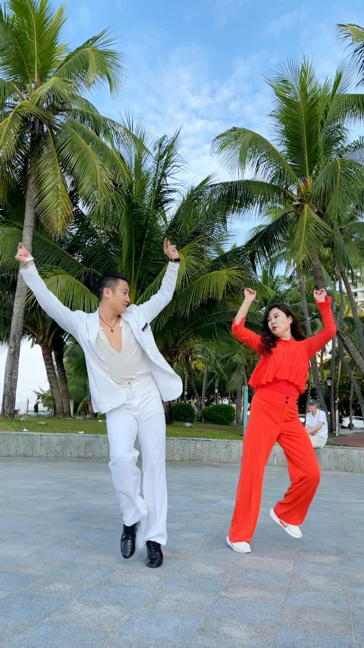 吉特巴双人舞跳个