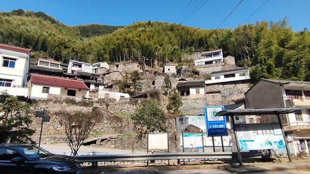 建立在陡峭山体上的石头村,余姚市梨洲街道楼家基村