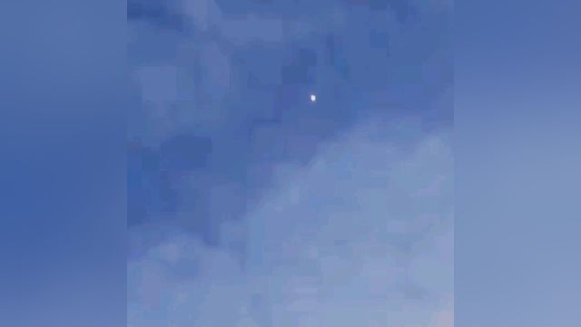 国外UFO真实目击 发着强光的球体