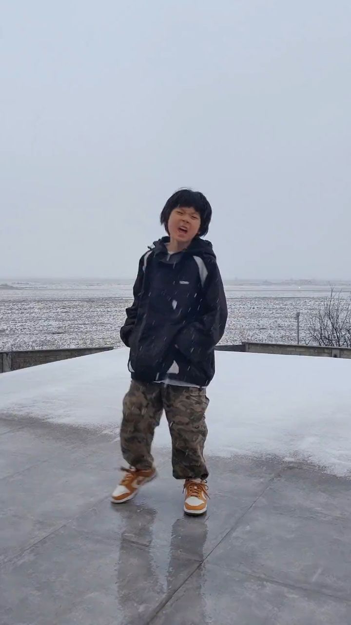 蹦跶在这场雪里#音乐