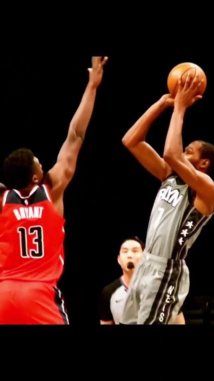 慢镜头观看杜兰特甩开威少中距离干拔#杜兰特 #威少 #铁铁的nba特辑