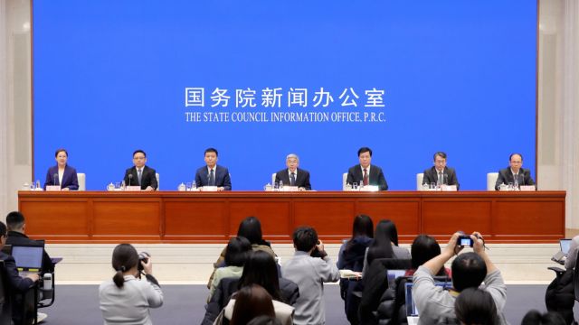 加大对拒收现金、拒绝银行卡支付等歧视行为的整改整治力度