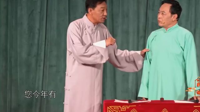 王琳和安亚平表演相声《贻笑大方》,观众掌声响满园