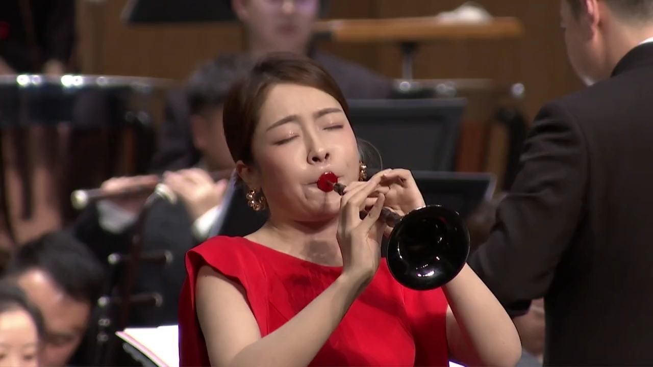 美女唢呐博士刘雯雯的"爵"活 真的好哇塞