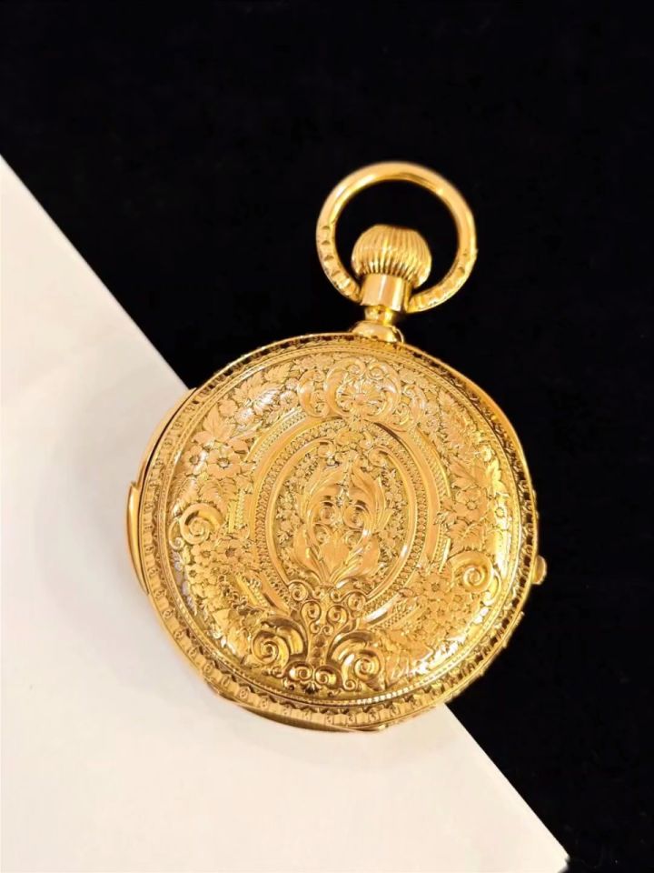 古董18k金计时三问满工雕花怀表.直径55毫米.重量145.3克.