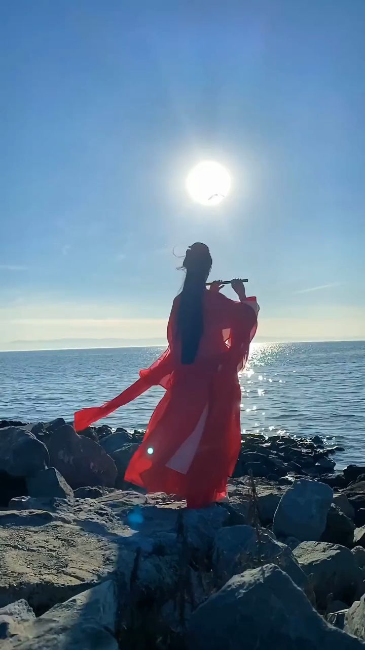 寒江孤影,江湖故人,相逢何必曾相识.#笑傲江湖.