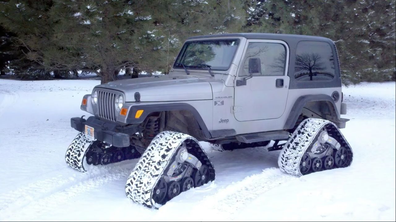 雪地履带车 民用图片