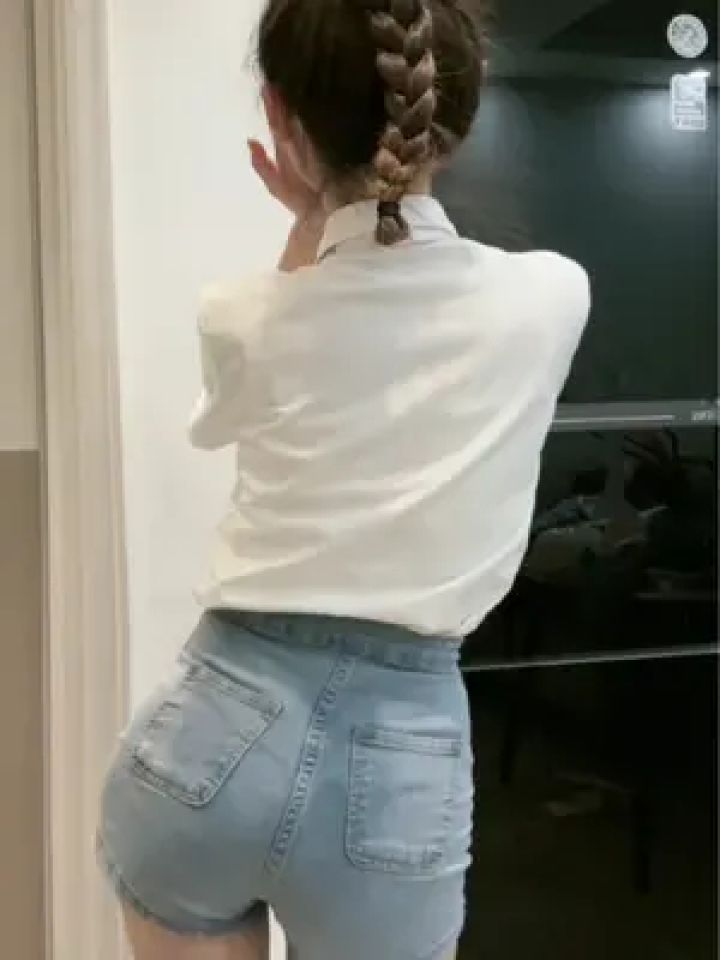 后背摇#动感扭胯舞 #后背摇