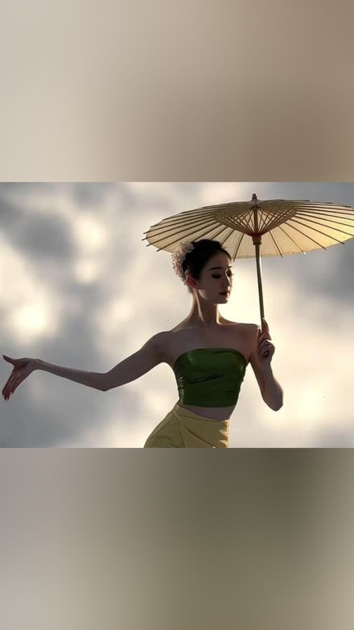 我们每个人都会迎来春天 傣家小妹#舞蹈写真 #傣装 #薄荷曼波